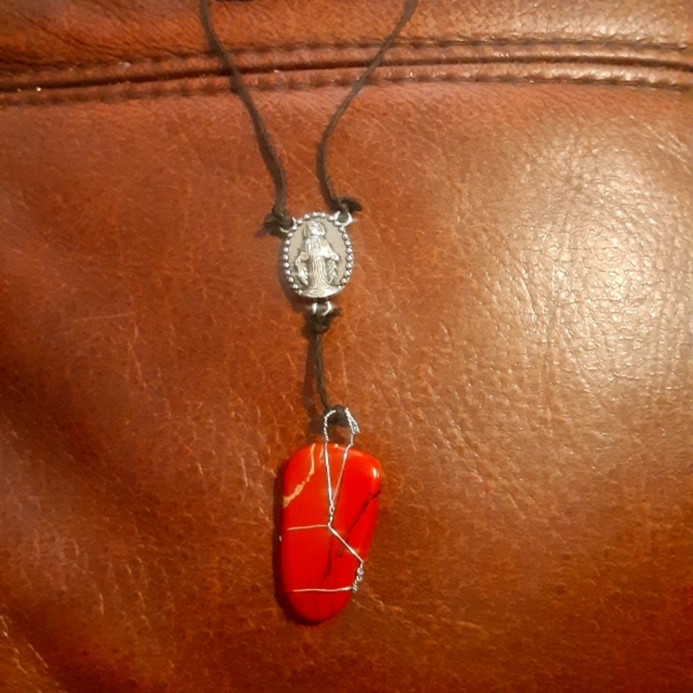 Neckace